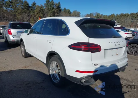 2016 Porsche Cayenne z USA, uszkodzony, nr VIN WP1AA2A25GLA10608